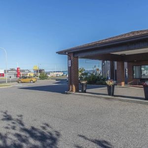 Hotel entrance at Comfort Inn Sept-Iles. 