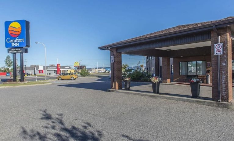 Hotel entrance at Comfort Inn Sept-Iles. 