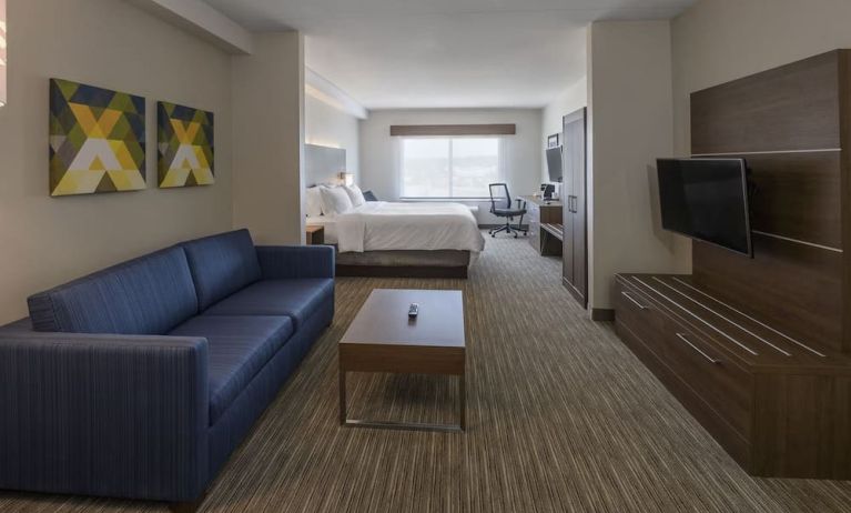 Day use room with living area at Holiday Inn Express & Suites North Bay.