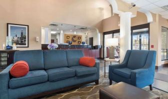 Lobby and coworking lounge at Comfort Suites Lombard - Addison.