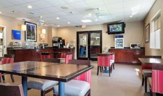 Dining area perfect for coworking at Comfort Suites Lombard - Addison.