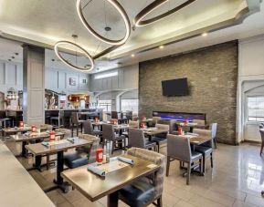 Dining area perfect for coworking at Radisson Hotel Salt Lake City Airport.