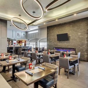 Dining area perfect for coworking at Radisson Hotel Salt Lake City Airport.