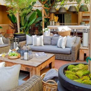 Outdoor seats in veranda at Hollywood Hotel.