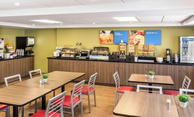 Dining area at Comfort Inn Yarmouth.