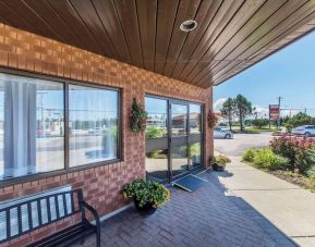 Hotel entrance at Comfort Inn Yarmouth.