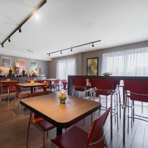 Dining area at Comfort Inn Val D'or. 