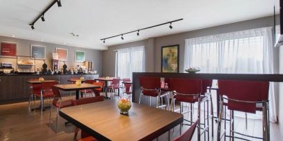 Dining area at Comfort Inn Val D'or. 