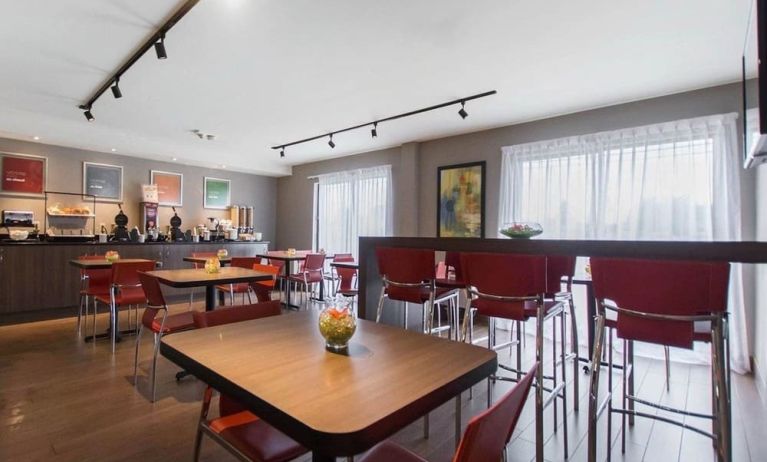 Dining area at Comfort Inn Val D'or. 