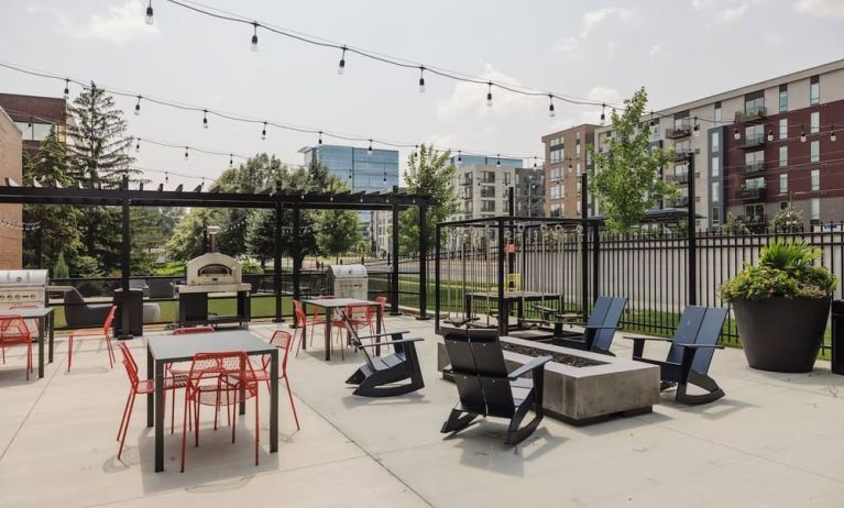 Grill area at Crowne Plaza Aire MSP Airport - Mall Of America.