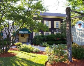 Hotel exterior at Sturbridge Host Hotel.