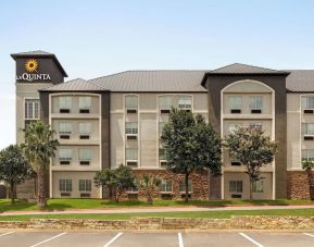 Hotel exterior at La Quinta Inn & Suites - North Stone Oak.