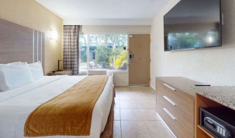 Day use room at Rodeway Inn & Suites Fort Lauderdale Airport & Cruise Port.