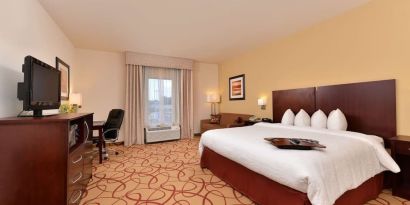 Spacious day use room at Hampton Inn Deer Park.