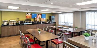 Bright and spacious dining area, perfect for co-working at Comfort Inn Prince Albert.