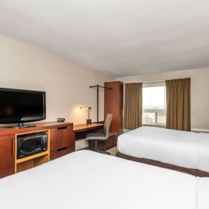 Day use twin room at Comfort Inn Ottawa East.