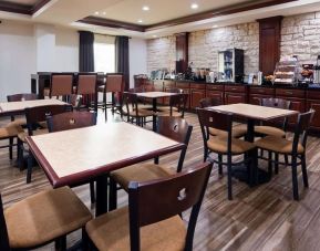 Dining area perfect for coworking at Best Western Granbury Inn & Suites.