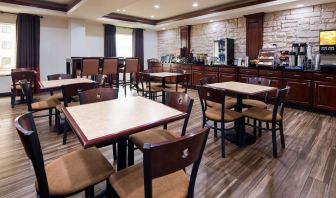 Dining area perfect for coworking at Best Western Granbury Inn & Suites.