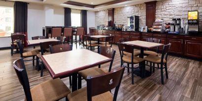 Dining area perfect for coworking at Best Western Granbury Inn & Suites.