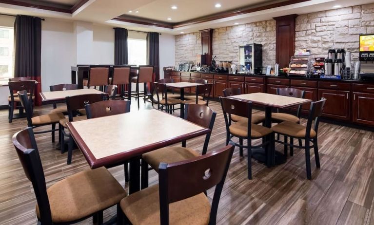 Dining area perfect for coworking at Best Western Granbury Inn & Suites.