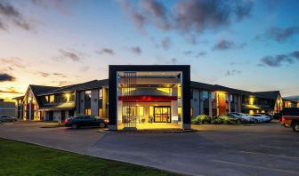 Hotel entrance and parking area at Comfort Inn Newmarket.