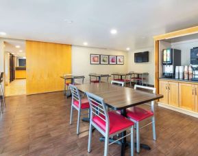 Dining area at Comfort Inn Kingston HWY 401.