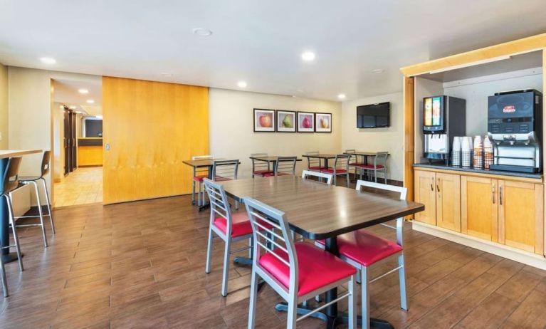 Dining area at Comfort Inn Kingston HWY 401.