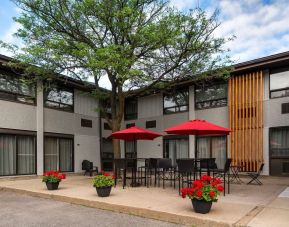 Outdoor lounge area at Comfort Inn Ottawa West.