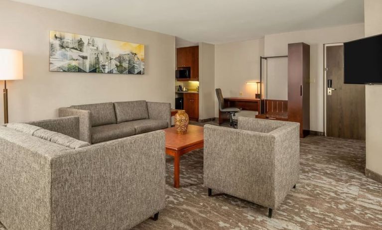 Lounge seating at Comfort Inn Ottawa West.