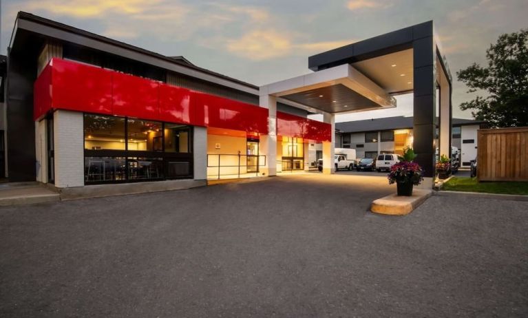 Hotel entrance and parking area at Comfort Inn Ottawa West.