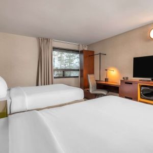 Day use twin room at Comfort Inn Ottawa West.