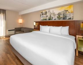 Spacious day use room at Comfort Inn Ottawa West.