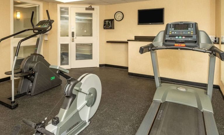 Well equipped fitness center at Comfort Inn Ottawa West.