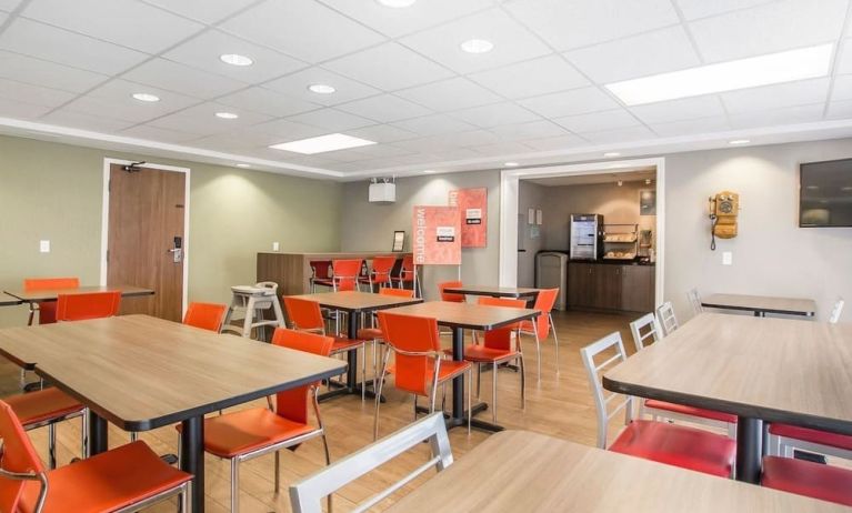 Dining area with comfortable seating at Comfort Inn Edmundston.