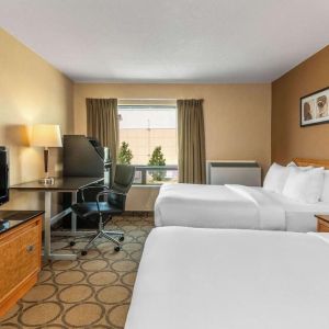 Bright day use twin room at Comfort Inn Edmundston.