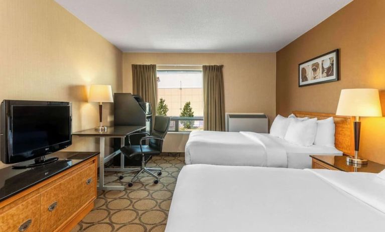 Bright day use twin room at Comfort Inn Edmundston.