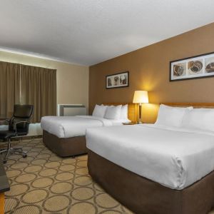 Day use twin room with work desk at Comfort Inn Edmundston.