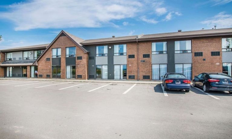 Parking area at Comfort Inn Edmundston.