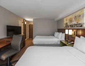 Day use twin room with TV, work desk and private bathroom at Comfort Inn Hamilton.