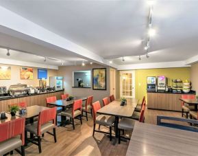 Dining area at Comfort Inn Dryden.