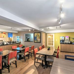 Dining area at Comfort Inn Dryden.