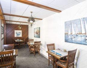 Dining area at Mount Peyton Resort & Conference Center.