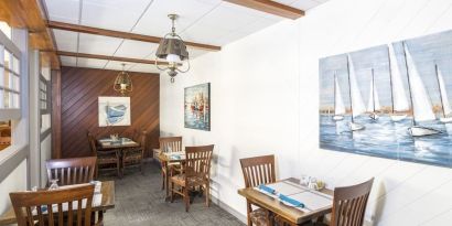 Dining area at Mount Peyton Resort & Conference Center.