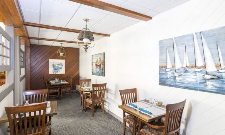 Dining area at Mount Peyton Resort & Conference Center.