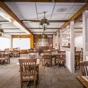 Restaurant area with comfortable seating, perfect for co-working at Mount Peyton Resort & Conference Center.