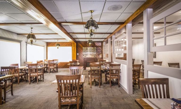 Restaurant area with comfortable seating, perfect for co-working at Mount Peyton Resort & Conference Center.