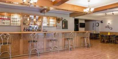 Hotel bar at Mount Peyton Resort & Conference Center.