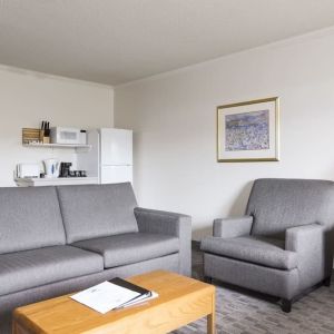 Day use studio suite with living area and in-room kitchen at Mount Peyton Resort & Conference Center.