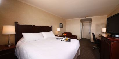 Standard day use room with work desk and sofa at Mount Peyton Resort & Conference Center.