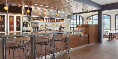 Dining area at Courtyard By Marriott Waterloo St. Jacobs.